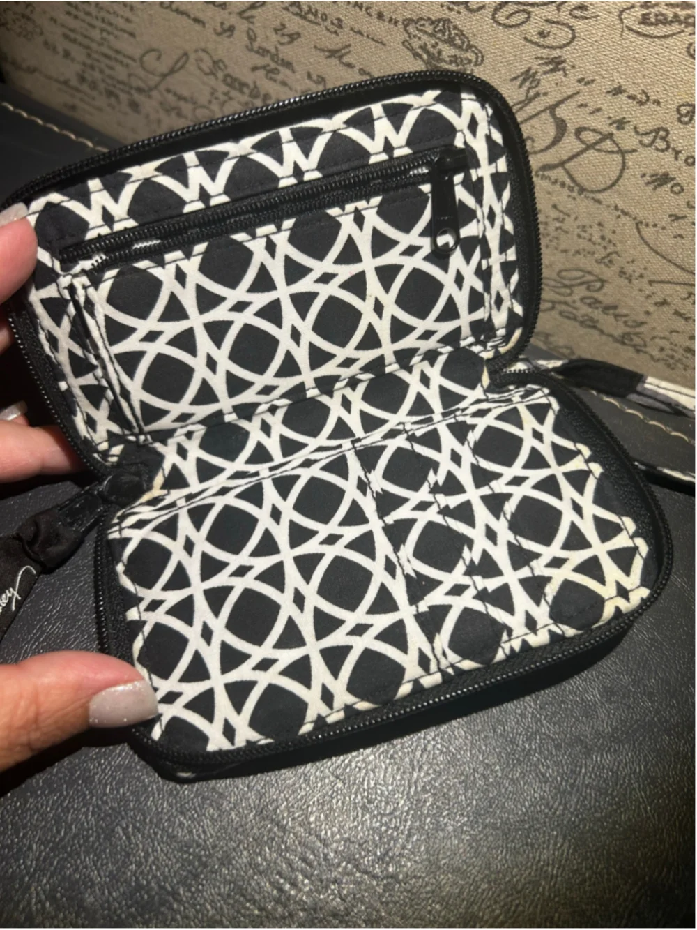 Women's Vera Bradley Wristlet One Size Black White Quilted Pattern